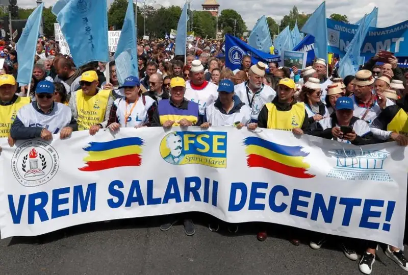 Руминияда 150 дан ортиқ ўқитувчи иш ташлаш эълон қилди