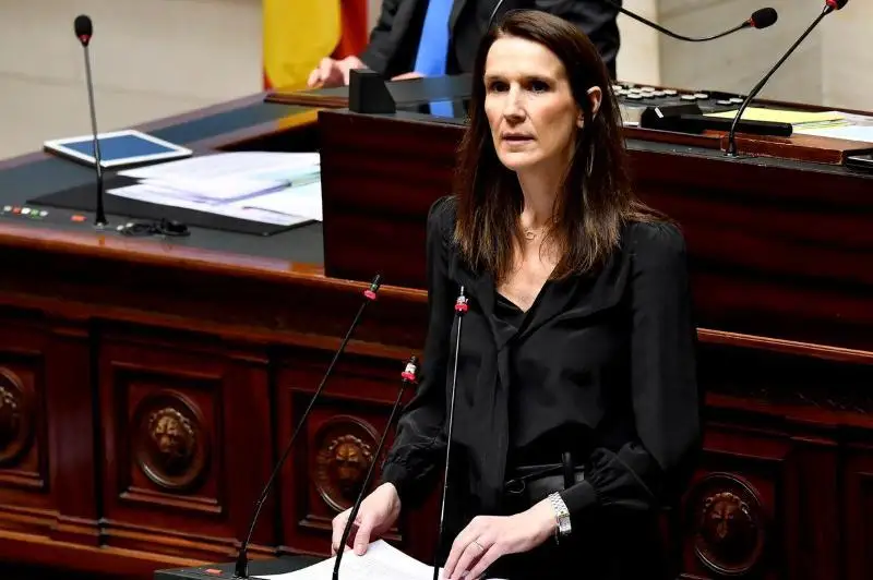 Бельгия ташқи ишлар вазири турмуш ўртоғининг касаллиги туфайли вақтинча истеъфога чиқди