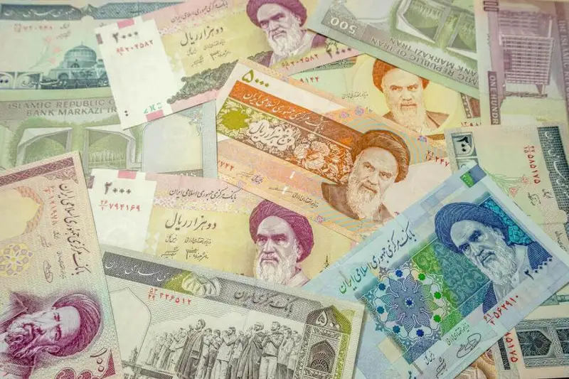 يران ۆاليۋتاسى رەكوردتىق دەڭگەيگە دەيىن قۇنسىزداندى