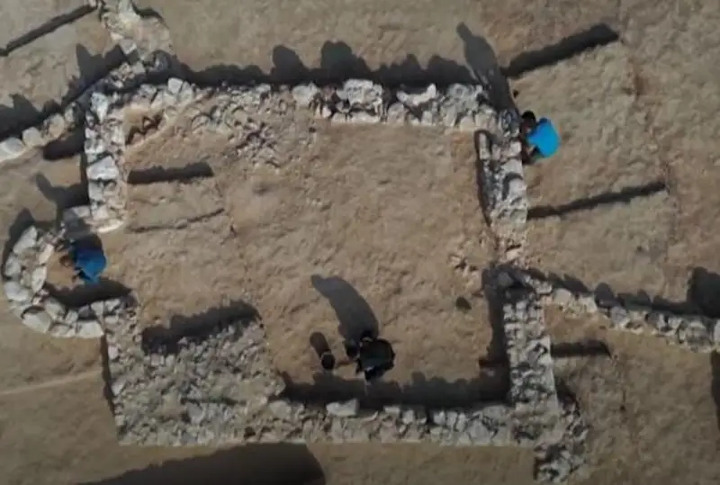 Исроилда қадимий масжиднинг пойдевори топилди