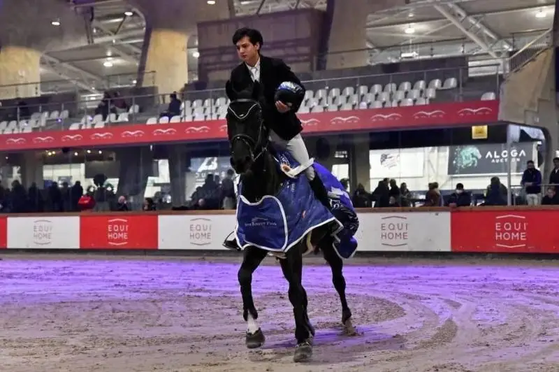 Ўзбекистонлик чавандоз Бельгияда олтин медалга сазовор бўлди