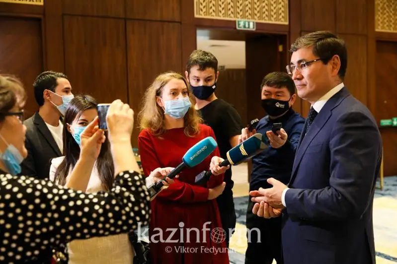 Нур-Султанда  ОАВ фаолиятини қонунчилик билан тартибга солиш масаласи муҳокама қилинмоқда