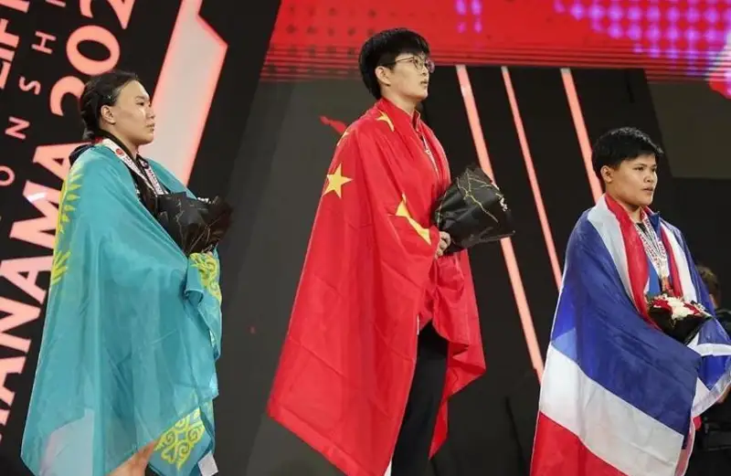 Қозоғистонлик оғир атлетикачи Осиё чемпионатида кумуш медални қўлга киритди