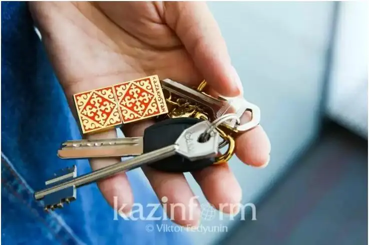 الماتىدا شەنەۋنىك مەملەكەتتىك پاتەرلەردى ارزان باعاعا تۋىستارىنا ۇلەستىرگەن