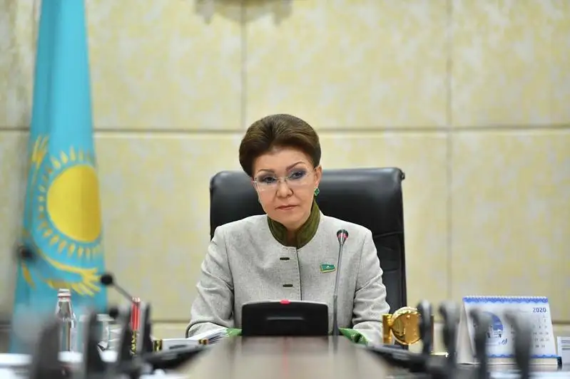 达丽哈·纳扎尔巴耶娃获颁“Paigham-e Pakistan”2020奖