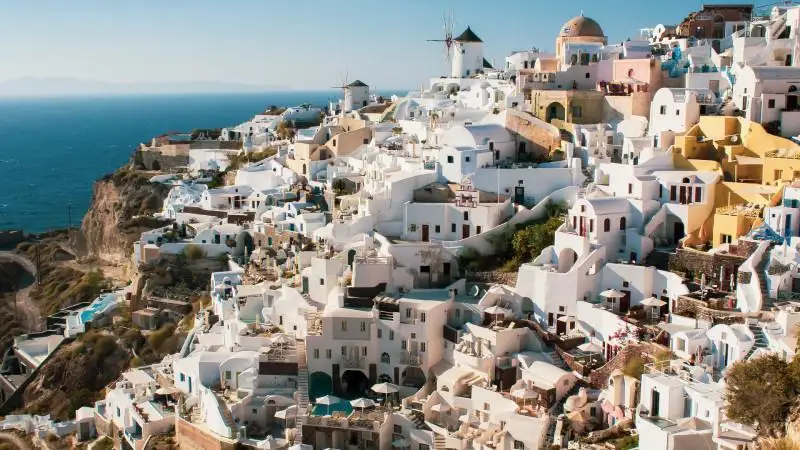 تۋريستەر اراسىندا 2022 -جىلى ەڭ تانىمال 10 ەل اتالدى