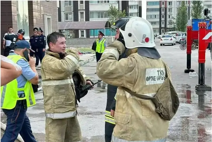 الماتىداعى ءورت: امالى قالماعان تۇرعىندار بالالاردى تەرەزەدەن لاقتىردى