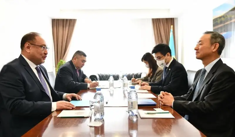 副外长会见韩国政府特别大使