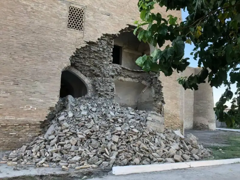 Бухорода ХVI асрда қурилган мадраса деворлари қулаб тушди