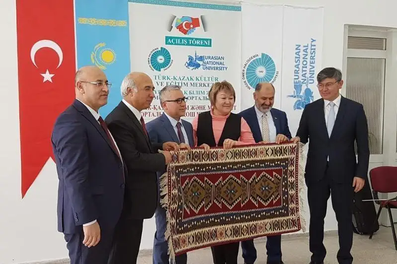 Қозоғистон ОТМлари хорижда қозоқ тилини ўргатиш марказларини очмоқда