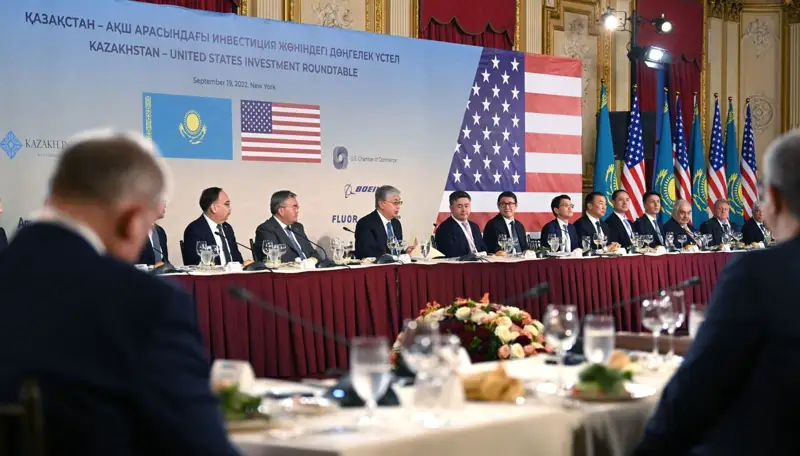 Qasym-Jomart Toqaev Qazaqstan-Amerıka ınvestıtsııalyq dóńgelek ústeliniń jumysyna qatysty