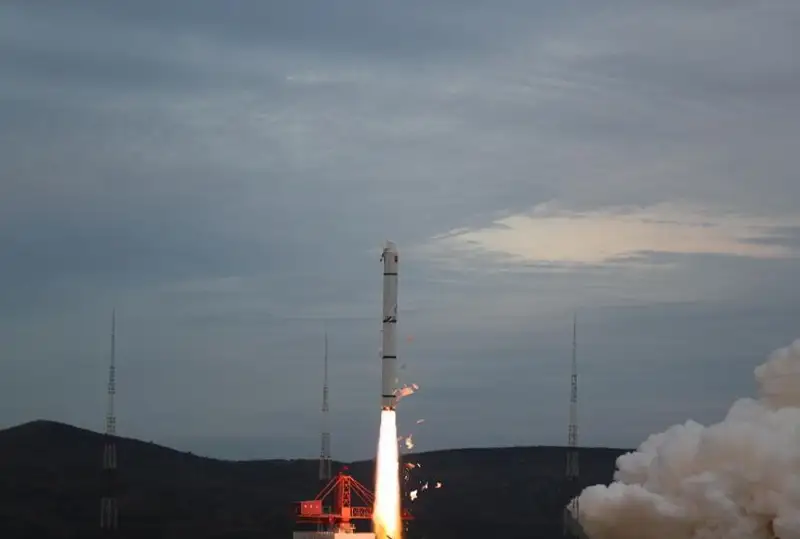 Хитой табиий офатдан огоҳлантирувчи янги сунъий йўлдошни учирди