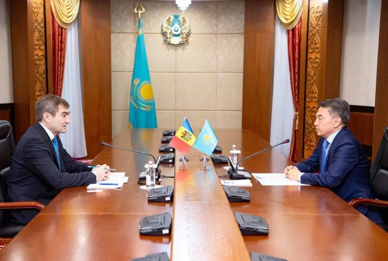 Cенат раиси ўринбосари Молдованинг Қозоғистонга янги тайинланган Элчиси билан учрашди