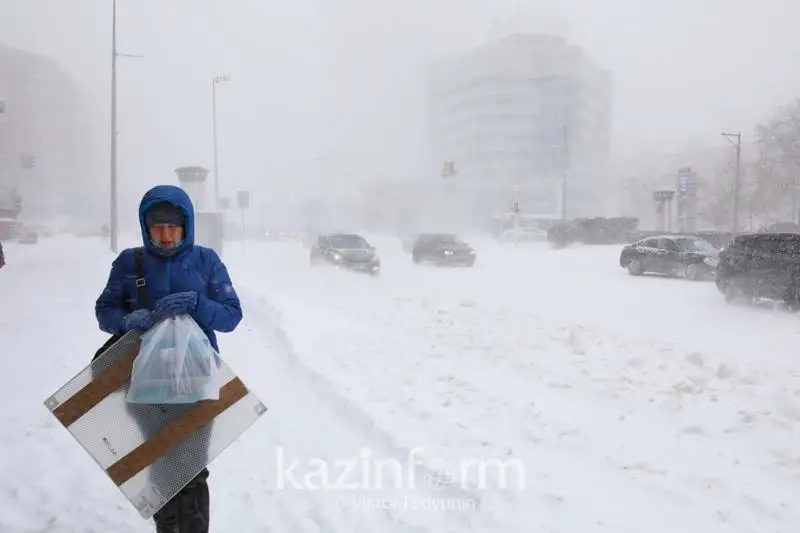 Метель и туман: штормовое предупреждение объявлено в Костанайской области