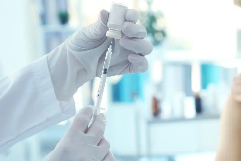 Қозоғистонда болаларни коронавирусга қарши эмлаш қачон бошланади