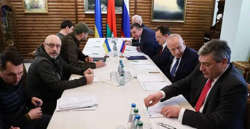 Россия и Украина договорились о гуманитарных коридорах