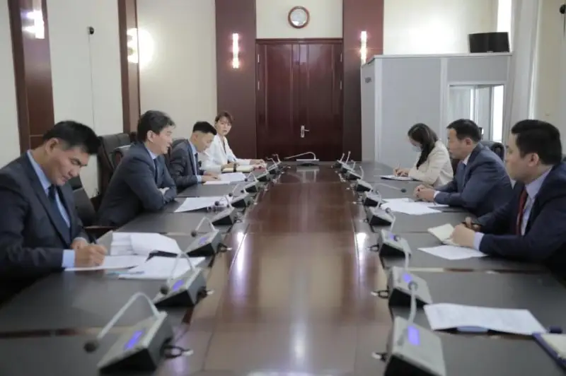 哈萨克斯坦大使会见蒙古国外交部国务秘书