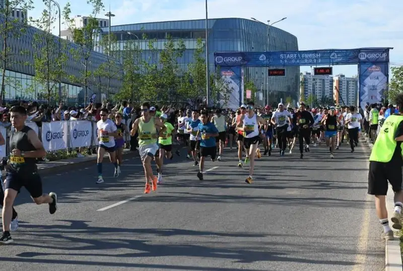 «Астана» халқаро марафонида 75 ёшли оқсоқол 21 км масофани забт этди