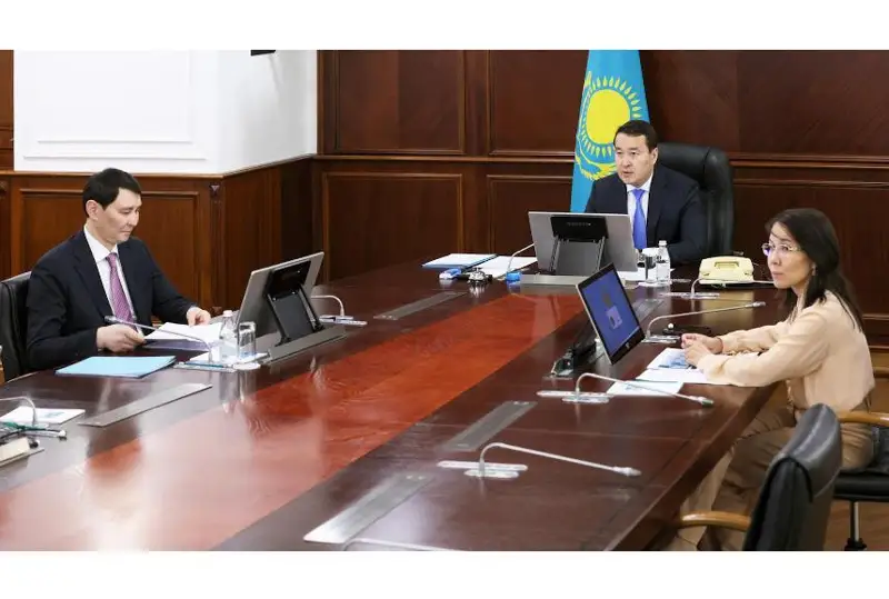ҚР Бош вазири ЕТТБ вице-президенти Алан Пию билан музокаралар ўтказди