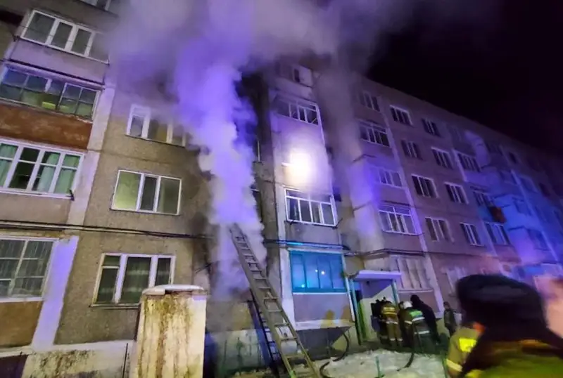 Шесть человек погибли при пожаре в жилом доме в Карагандинской области