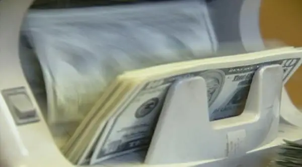 دوللار 10 تەڭگەگە ارزاندادى