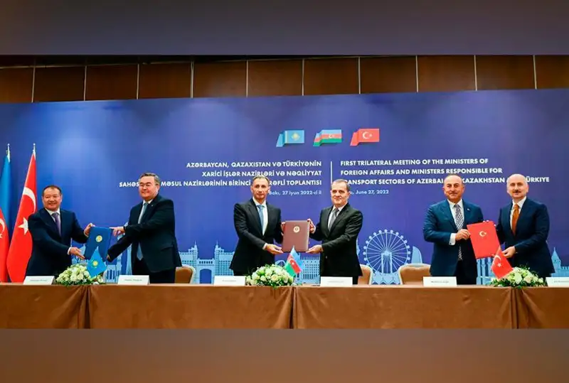 Қозоғистон, Озарбайжон ва Туркия транспорт ва логистика масалаларини муҳокама қилди