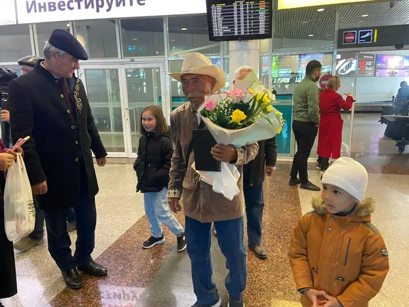 ەلىمىزدى جاياۋ ارالاعان اقساقالدىڭ ساياحاتى گيننەسكە تىركەلۋى مۇمكىن