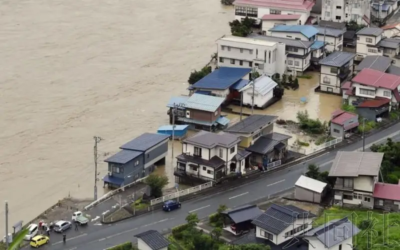 日本东北和北陆地区持续降雨 各地灾情不断
