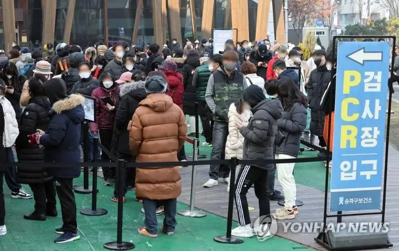韩国日增确诊超34万例 累计确诊数占总人口约10%