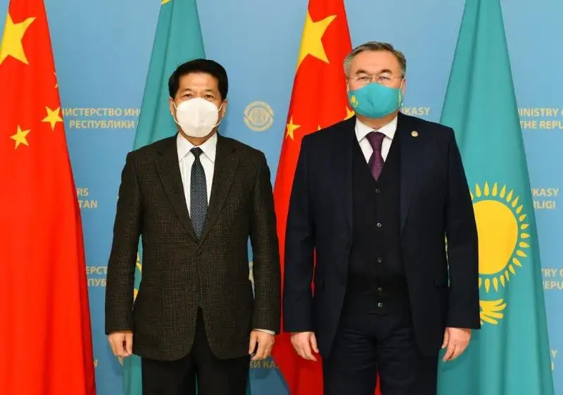 哈萨克斯坦外长会见中国政府欧亚事务特别代表李辉