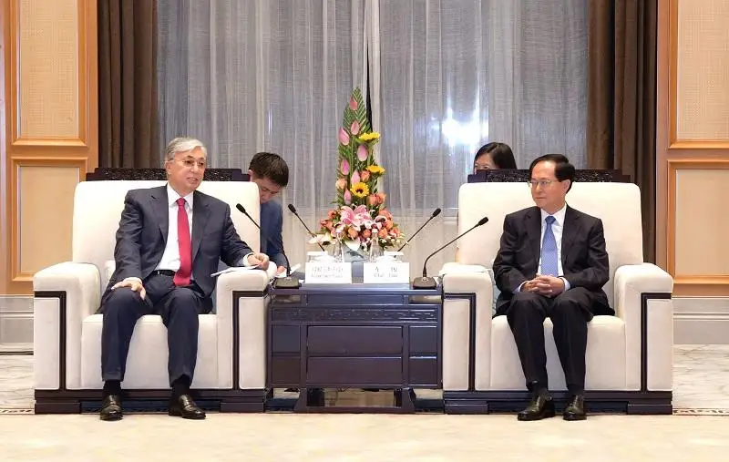 托卡耶夫总统会见中共浙江省委书记车俊