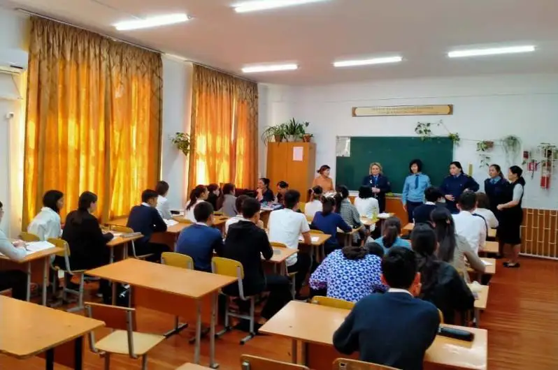 شىمكەنتتە ءتۇن جارىمىندا جاراپازان ايتىپ جۇرگەن 14 بالا انىقتالدى