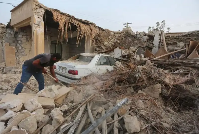 Эрондаги зилзила оқибатида беш киши ҳалок бўлди