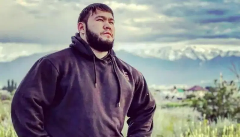 قازاقستاندىق الىپ كۇش يەسى المات جۇمانوۆ ايگىلى امەريكالىق پروموۋشەنمەن كەلىسىمگە كەلدى