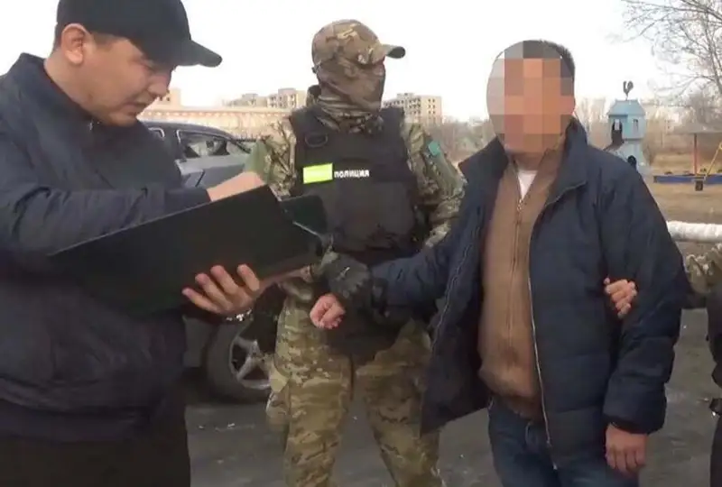 قاراعاندىدا جابىرلەنۋشىنى سوت پروتسەسىنىڭ الدىندا «ساتىپ الماق» بولعان قورعاۋشى ۇستالدى