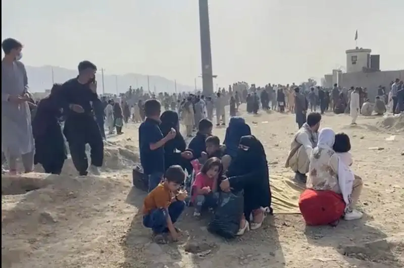 Кобул аэропортидаги отишмада 12 киши ҳалок бўлди