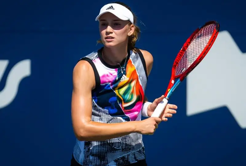 Елена Рыбакина разгромила экс-первую ракетку мира