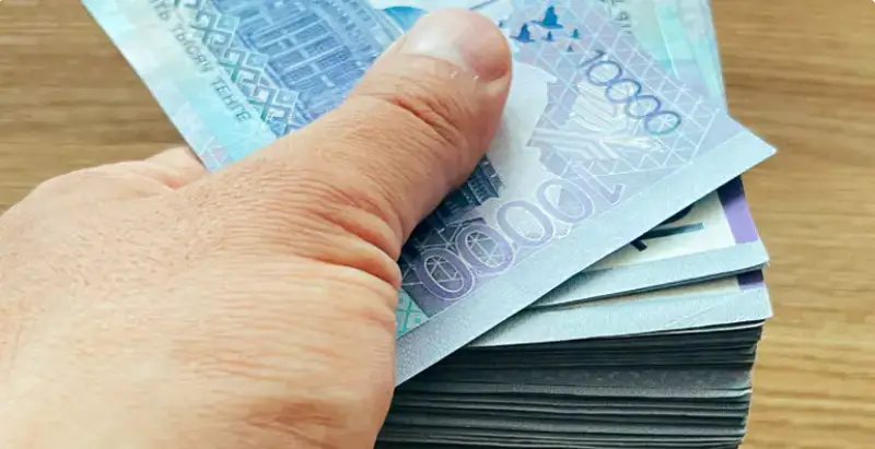 سالىنعان قاراجات قايتارىلمايدى: الماتىدا تاعى ءبىر قارجى پيراميداسى اشكەرە بولدى