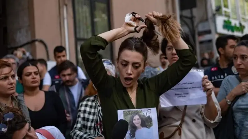 ءبىر قىزدىڭ ءولىمى بۇكىل ەلدى اياعىنان تىك تۇرعىزدى