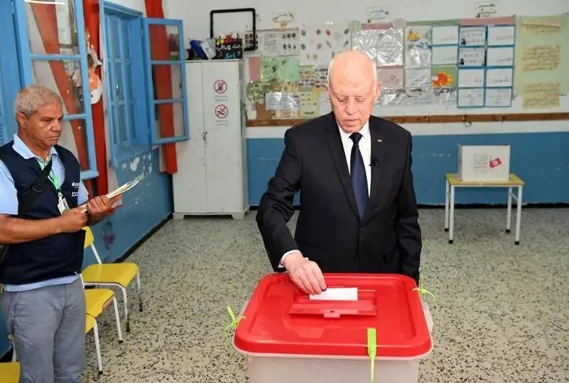 Тунисда янги конституция лойиҳаси бўйича референдум бўлиб ўтмоқда