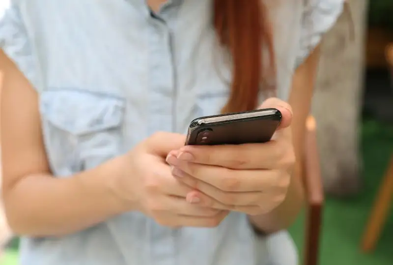 Российским школьникам запретили использовать мобильные телефоны на уроках