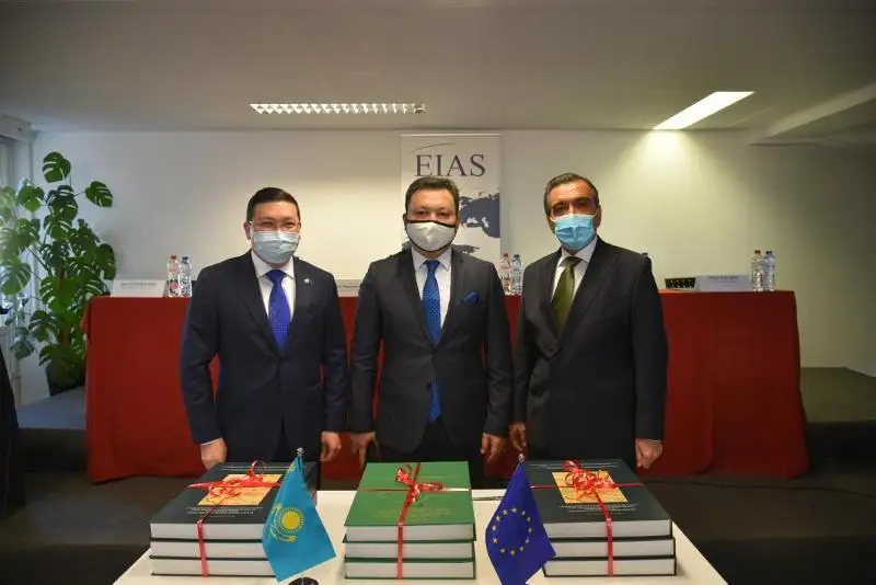 关于哈萨克斯坦历史的书籍在比利时出版