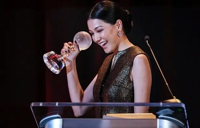 哈萨克斯坦演员获得“金色银幕奖”最佳女主角奖