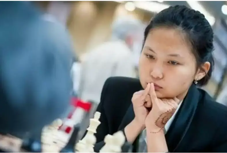 قازاقستاندىق شاحماتشى ءبيبىسارا اساۋبايەۆا تاعى دا بليتستەن الەم چەمپيونى اتاندى