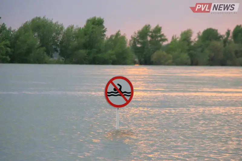 باياناۋىلدا ەكى بالانى قۇتقارعان ەكى ەر ادام سۋعا باتىپ كەتتى