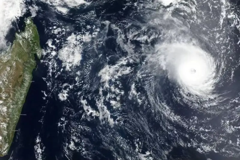 «Фредди» циклони Мадагаскарга етиб келди, минглаб одамлар эвакуация қилинди