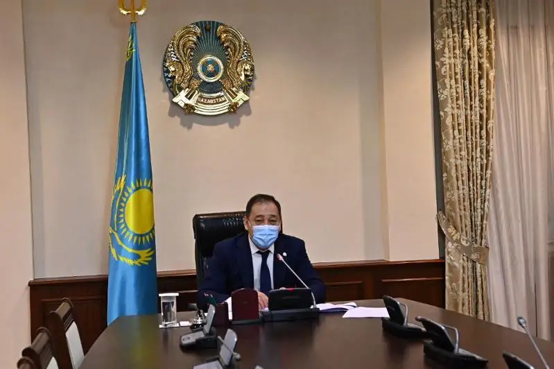 ەرالى توعجانوۆ عىلىمدى دامىتۋ ماسەلەلەرى بويىنشا كەڭەس وتكىزدى