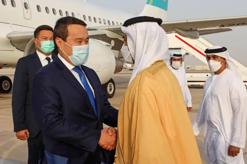 Álıhan Smaıylov resmı saparmen Birikken Arab Ámirlikterine bardy