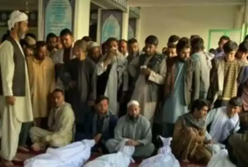 Афғонистондаги мактабда портлаш юз берди, ўнлаб одамлар ҳалок бўлди ва яраланди