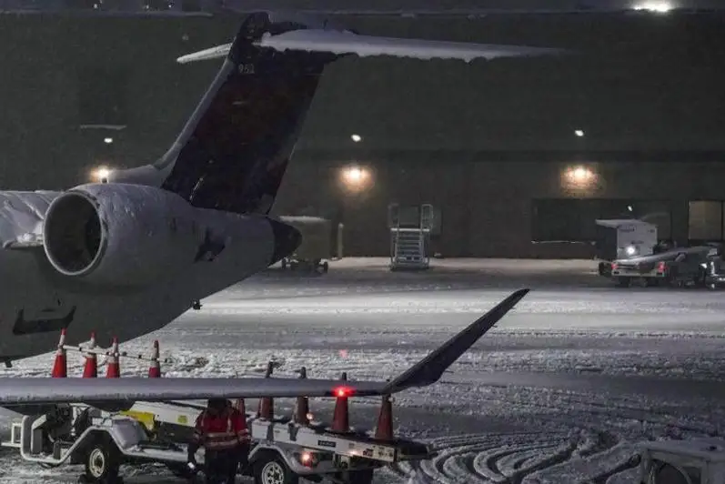 Снежный шторм в США оставил более 300 тыс. потребителей без электричества